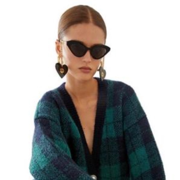 NWT Gucci Cat Eye Tinted Sunglasses with Detachable Charms - Picture 3 of 12